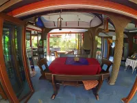Riverside Hotels in Mae Taeng