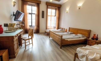 Friends Hostel & Apartments