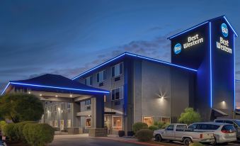 Best Western Plus Cascade Inn Suites - Housity