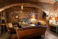 Sir Toby's Hostel