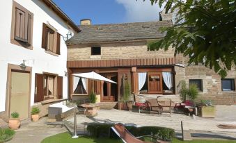 Chambres d'Hôtes Coeur de Bastié et Ranch du Lévézou