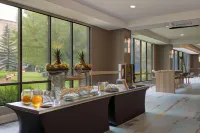 DoubleTree by Hilton Minneapolis Airport - breakfast