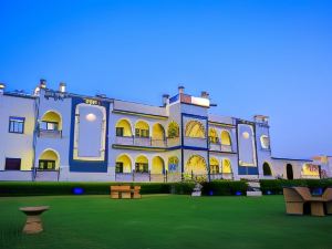 Siddarth Resort - Mountain View with Pool