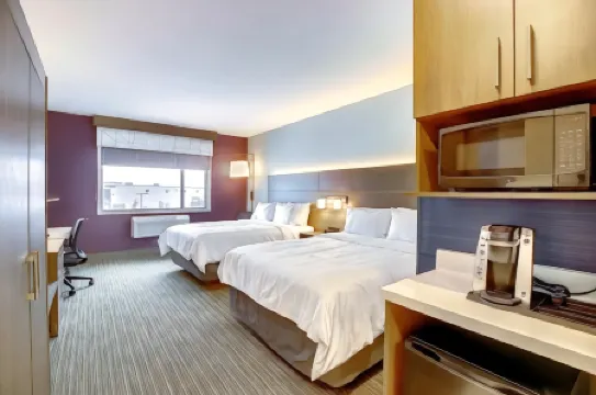 Holiday Inn Express & Suites CALGARY AIRPORT TRAIL NE by IHG