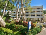 Marlin Waters Beachfront Apartments - Sea View