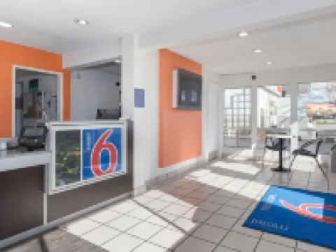 Motel 6 Hayward, CA- Silicon Valley Gateway Hotels in Hayward