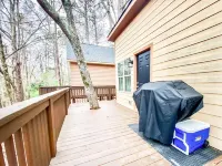 Treehouse Getaway Hotels in Edgefield County