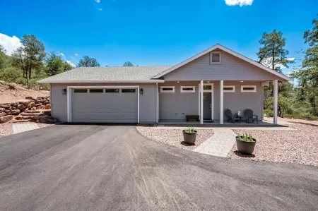 2 bedroom modern home in a private neighborhood10% weekly/15% monthly discount