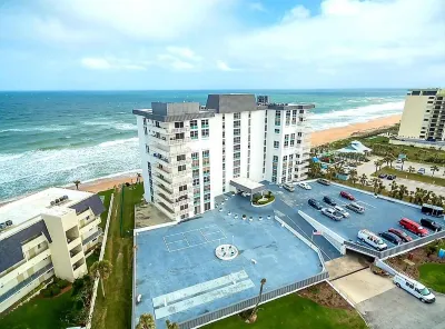 Oceanfront Studio Condo w/private balcony,  full kitchen, honeymoon delight