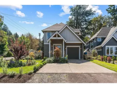 Upscale and quiet new home in Lake Oswego with amazing Patio Hotels near Kruse Village