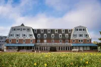 Newport Beach Hotel & Suites Các khách sạn ở Middletown