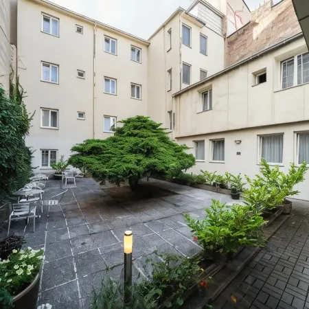 Hotel White Lion Отели рядом с достопримечательностью «Карлин»
