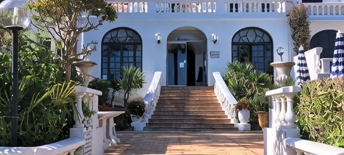 Hotel des Mimosas Hotele w: Antibes