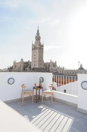 U-Sense Sevilla Catedral Отели рядом с достопримечательностью «Мост Изабеллы II»