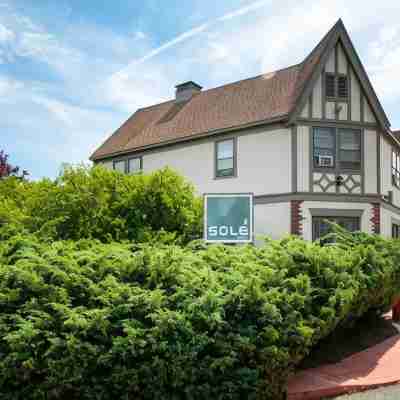 Sole East Resort Hotel Exterior