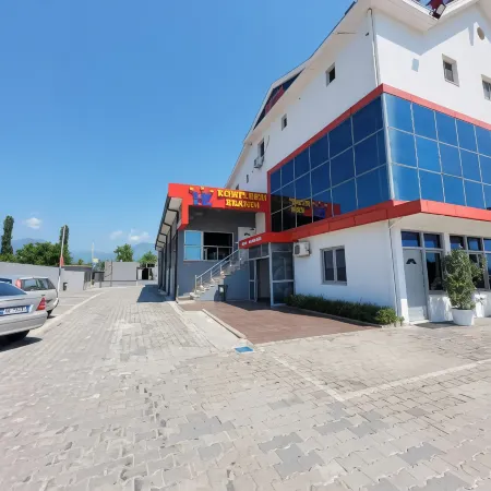 HOTEL ERANDI Отели рядом с достопримечательностью «Castle of Kruja»