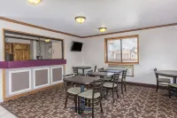 Super 8 by Wyndham Dunbar/Charleston Area Hotels in South Charleston