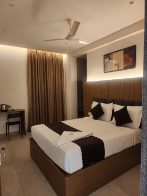 Innzoy Hotels - DLF Road Hotels in 