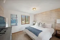 Cedar Lake Getaway with Sauna - Cozy Fireplace!