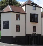 The Black Hole Hotels in Itchen Valley