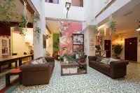 Home Youth Hostel by Feetup Hostels