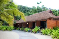 Victoria Cliff Nyaung Oo Phee Island - Pools