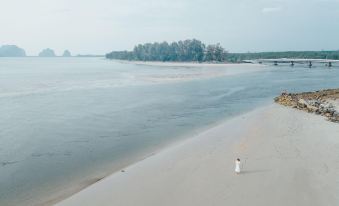 Dugong Village-Green Hotel