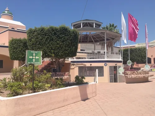 Los Jitos Hotel & Suites