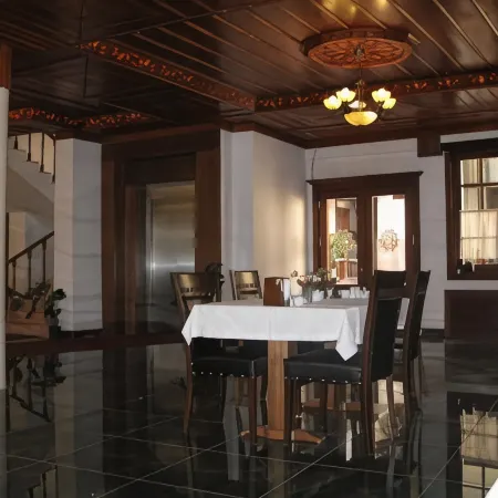 Simre Hotel