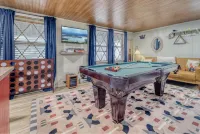 Stunning Retreat - Hot Tub, Game Room, Fire Pit 로아 마운틴 호텔