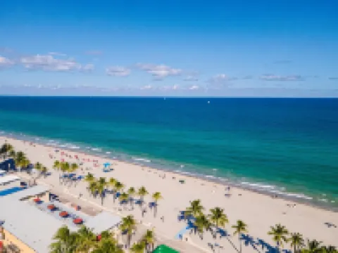 Tropic Isle Hotel & Apartment