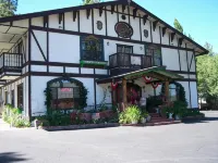 The Burgundy - Pet friendly