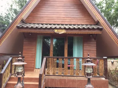 希瑪瓦里餐廳小屋 Wat Sithan Ban Nong Lai附近的飯店