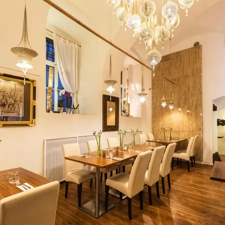 Hotel U Zlateho Jelena