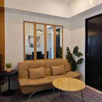 Luxhomme 3 Bed Condo with Balcony City Moutain View Others