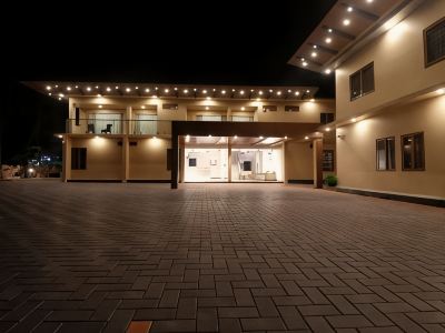 Treebo Grand Vistara Airport Suites, 500M from Cochin International Airport