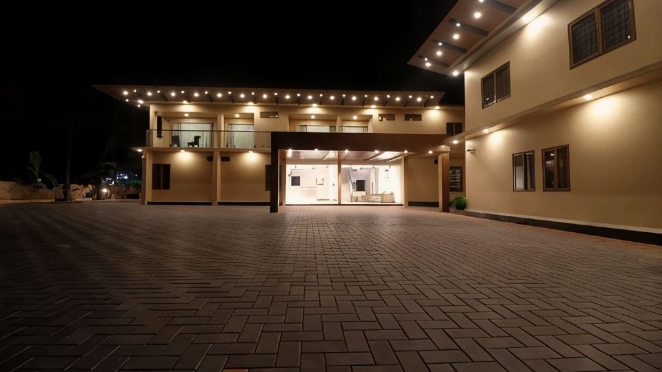 Treebo Grand Vistara Airport Suites, 500M from Cochin International Airport
