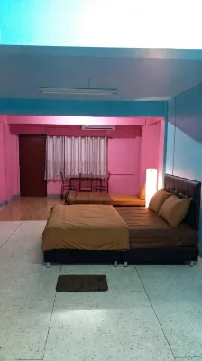 Gate 14 Inn