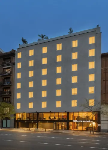 H10 プエルタ デ アルカラ