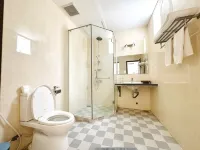Aloha Hotel - Binh Tien