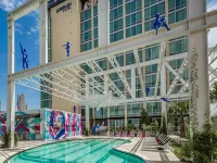 Lorenzo Hotel Dallas, Tapestry Collection by Hilton - piscina