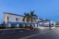 Days Inn by Wyndham Lathrop