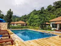 Koh Ngai Paradise Beach Resort - de playa
