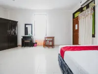 RedDoorz @ Malalayang Manado Hotels in Malalayang