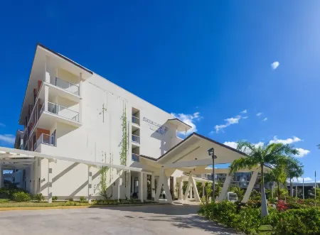 Grand Aston Cayo Paredón Отели в г. Морон