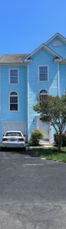 4 Blocks to Beach, 4BR, 3.5BA, Great for Families Pets OPEN For rental 2025 2026