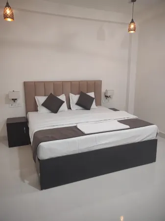 Rudraksh Paradise Отели рядом с достопримечательностью «Сарнат»