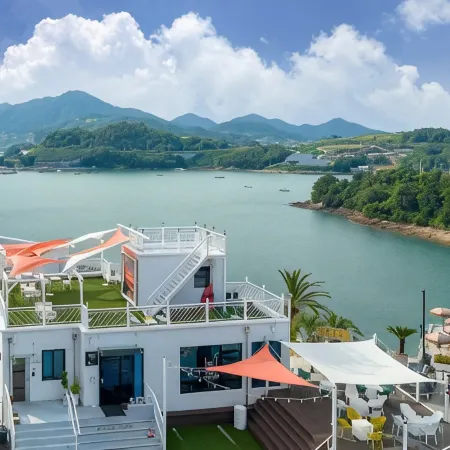Yeosu Siro Resort Pool Villa Отели рядом с достопримечательностью «Поле для гольфа The Ocean»