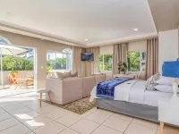 Hermanus Beachfront Lodge Hotels in Hermanus