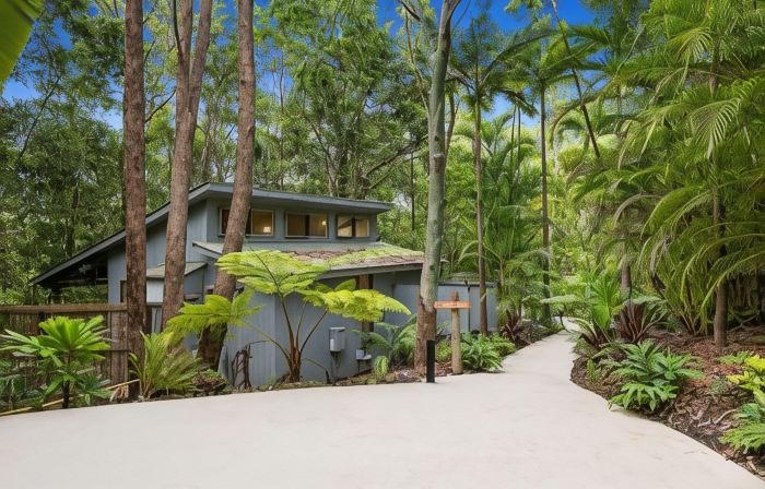 Hunchy Hideaway